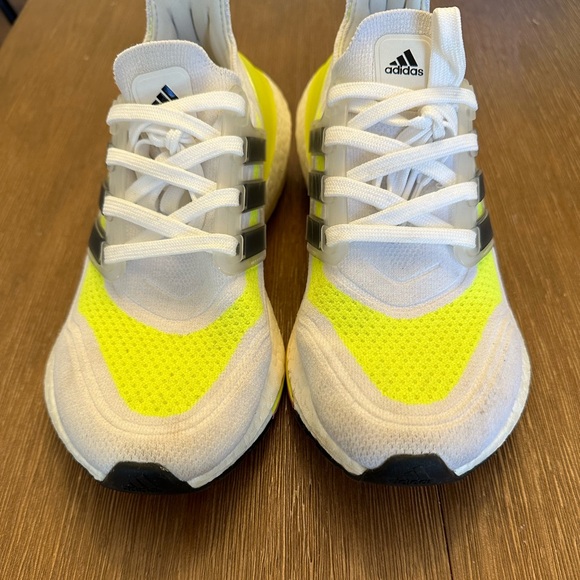 Kids/Womens Ultraboost - Picture 2 of 4